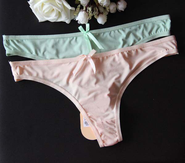 Красивые детские попы в трусах. Девичьи стринги / las chicas del tanga. Девичьи стринги 1987. Девичьи стринги 1987. Мамины стринги.