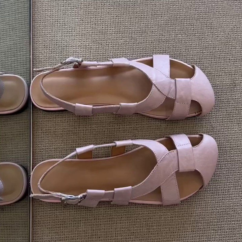 Gentle Style Woven Hollow Breathable Closed-Toe Roman Sandals for Women 2026 Summer Retro Versatile Back-Strap Sandals