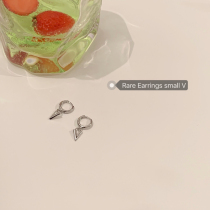 Unique design sense ear studs small V earrings earrings female simple temperament niche earrings 2021 New Tide earrings