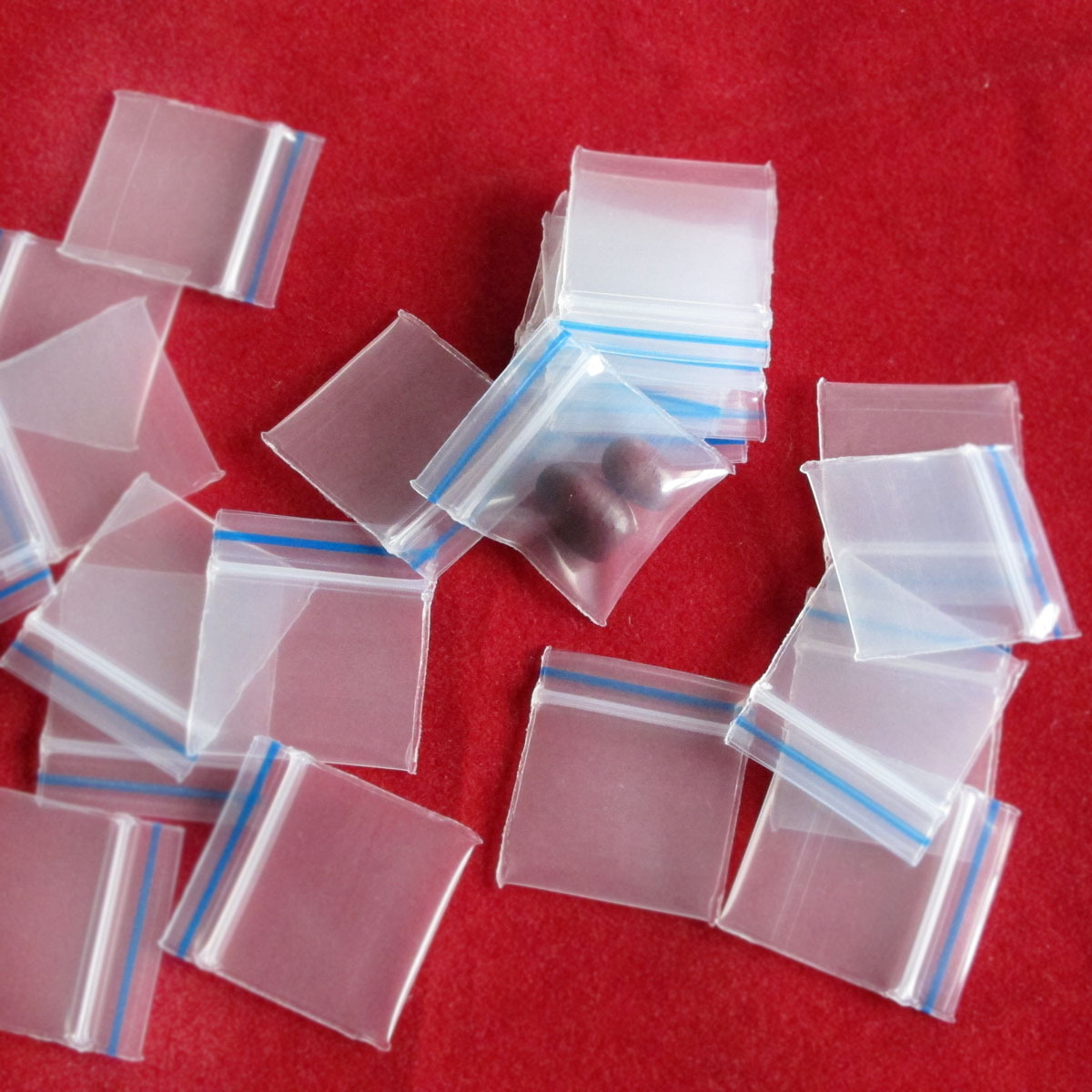 1 8 * 2cm * 20 silk small blue line self-proclaimed bag thickened clip chain pearl powder bag sealed pocket 100 only