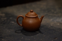 In the 90 s Taiwan customized purple clay teapot coarse sand pear skin old Zhu mud raw mineral work sketch Qiushui tribute Bureau