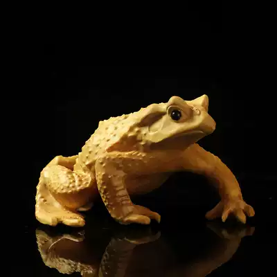 Boxwood carving handle frog Natural log animal playing with golden toad lucky frog ornaments Chinese home accessories
