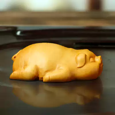 Boxwood carving handle pieces Home craft gift ornaments Solid wood creative blessing pig play charm ornaments