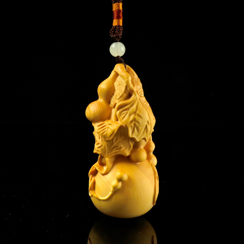 Yellow poplar wood carving handlebar piece small plinth handicraft to play the car key pendant Fulu full of creative family gift