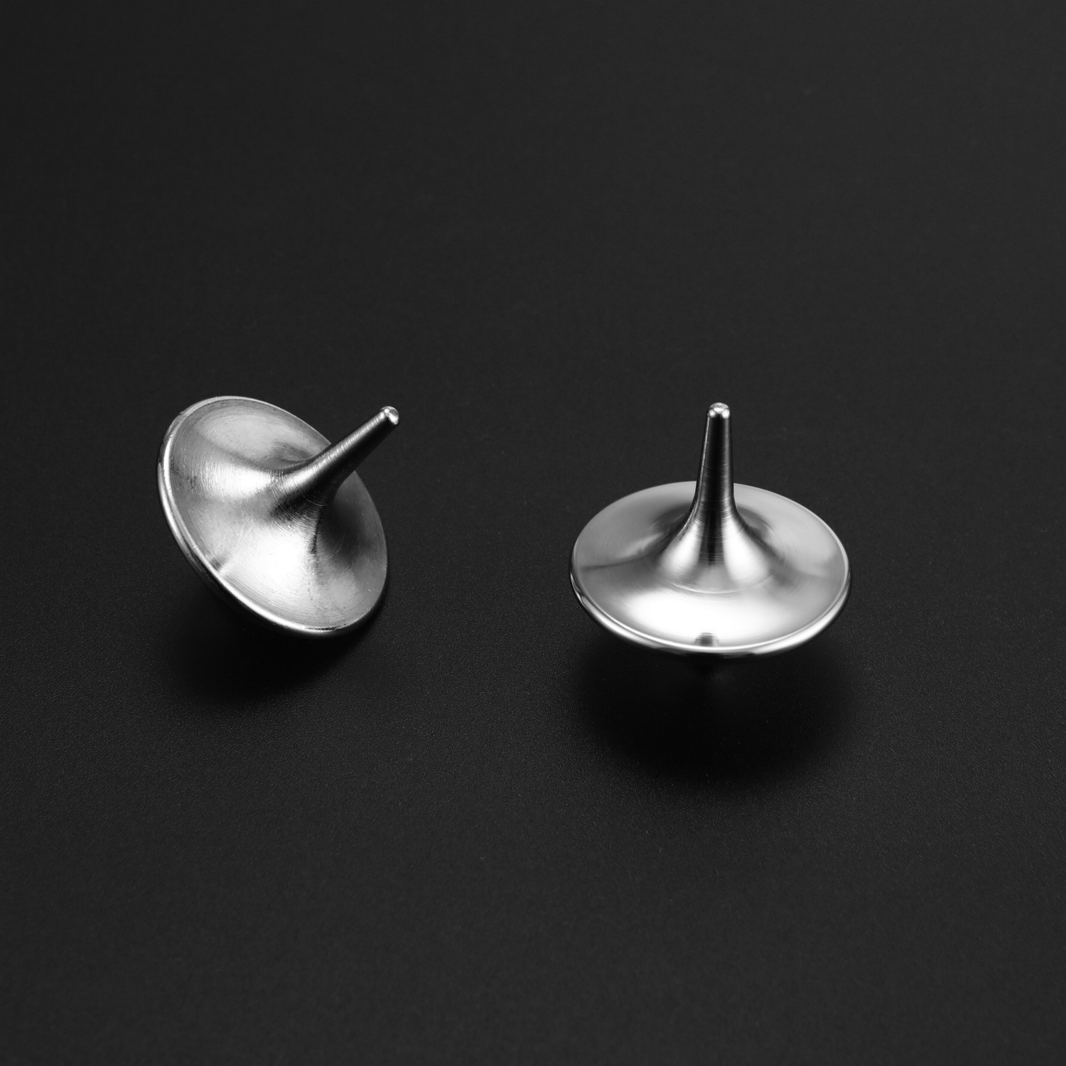 Metal Tops Pure Iron Suction Magnetic Tops Ancient Bronze Fingertips Top Steal Dream Space Top Hand Transfer Tops Interfinger Tops