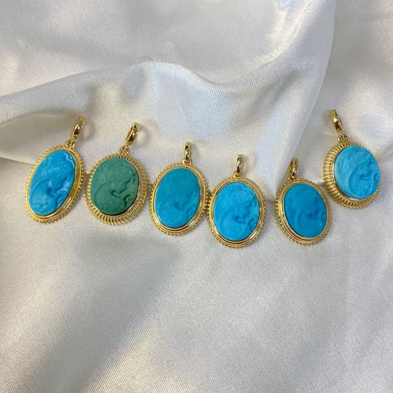 Turquoise Cameo Pendant with Ice Moon Effect, European Style, High-Quality Porcelain Blue-Green Raw Turquoise, 18K Gold Inlay Turquoise Cameo Pendant with Ice Moon Effect, European Style, High-Quality Porcelain Blue-Green Raw Turquoise, 18K Gold Inlay