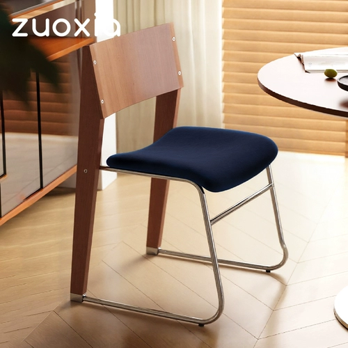 左下 Дизайнерский минималистичный стульчик для кормления для домашнего использования из натурального дерева