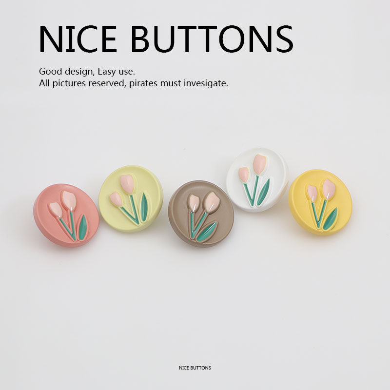 High-End Chanel-Style Buttoned Sweater Cardigan Knitwear with Fashionable and Exquisite Tulip-Shaped Buttons for Children