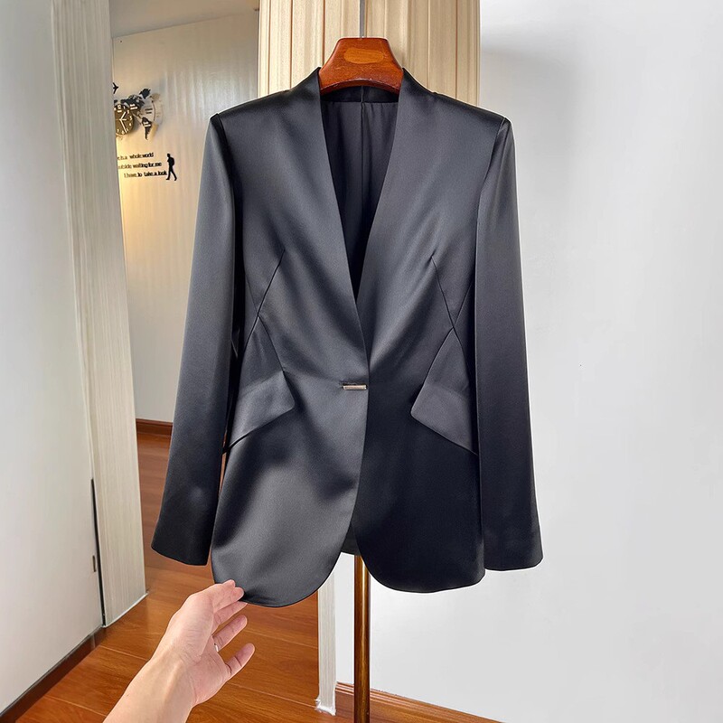 Elegant and Slimming Acetate Satin Blazer for Women with a Glossy Finish, Casual and Fitted Suit Jacket for Spring and Summer Elegant and Slimming Acetate Satin Blazer for Women with a Glossy Finish, Casual and Fitted Suit Jacket for Spring and Summer