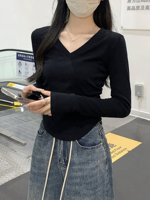 Green Fresh Style Curved Hem T-Shirt for Women 2025 Autumn Waist-Cinching Pleated Simple Versatile Elegant V-Neck Slim Top