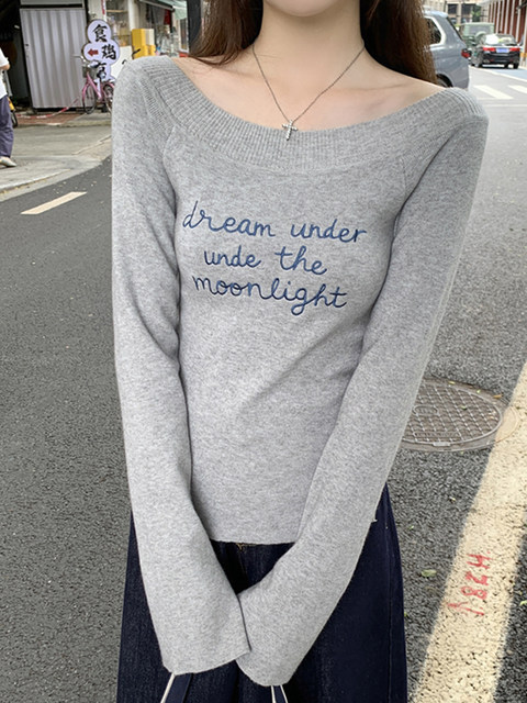 American-Style Spicy Girl Sexy Off-Shoulder Letter Embroidery T-Shirt for Women, Autumn Slit Flared Sleeve Knit Top ins