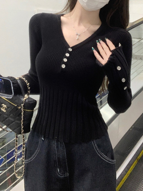 Korean-Style Ins-Style V-Neck Slim-Fit Versatile Knit Sweater for Women, New Spring Model with a Youthful Button Design Pullover Top