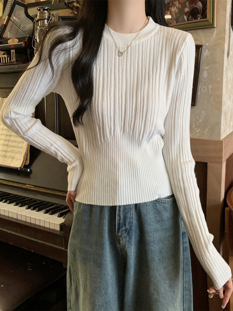 Solid Color Simple and Stylish Slim-Fit Knit Sweater for Women, New Autumn Model, Soft and Versatile, Round Neck, Ribbed Design
