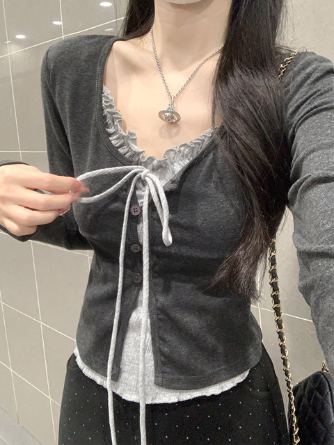 Niche Gray Lace Patchwork Top for Women, 2025 Autumn, Pure and Alluring Style, Petite Waist-Cinching Faux Two-Piece Short Top