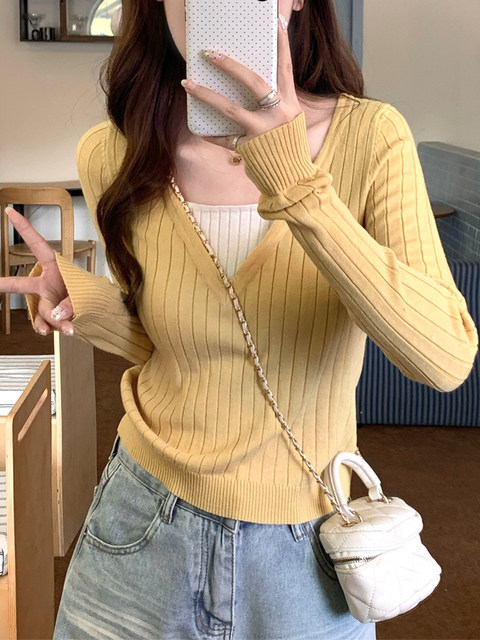 Korean Chic High-End Yellow Knit Sweater for Women 2025 Autumn and Winter V-Neck Simple Unique Beautiful Age-Reducing Top