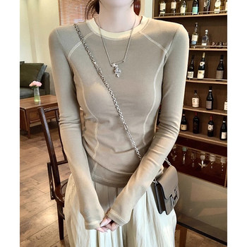 Designed with Visible Stitching, Slim-Fit and Flattering T-Shirt for Women, Early Autumn 2025, Round Neck, American Style, Trendy, Regular Shoulder, Unique Top