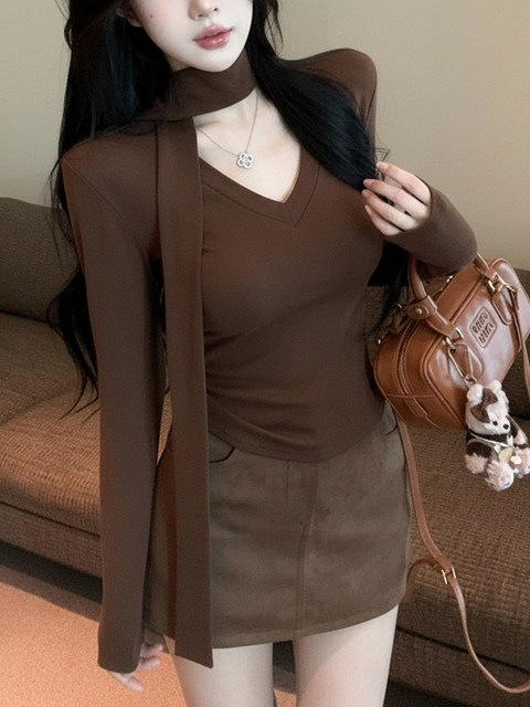 Hot Girl Pure Desire V-Neck Waist-Slimming Long-Sleeve T-Shirt for Women, Autumn and Winter American Design Style, Elegant Regular Shoulder Top + Ribbon