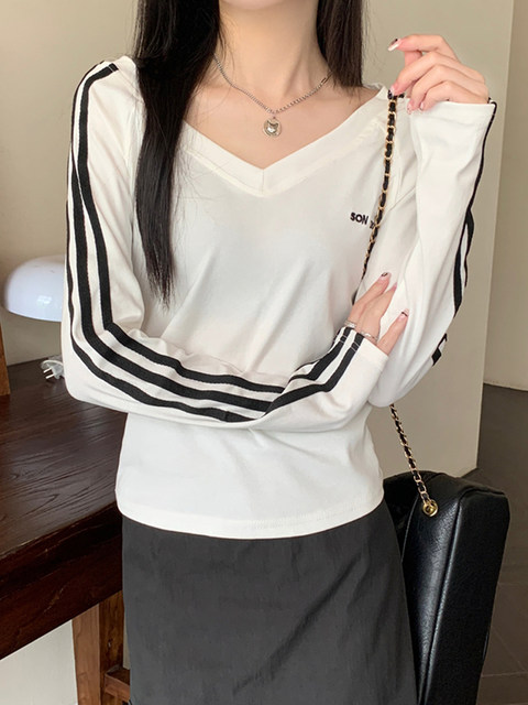 2025 Autumn New Striped V-Neck Versatile Long-Sleeve T-Shirt for Women, Slim Fit Base Shirt, Korean Chic Unique Top