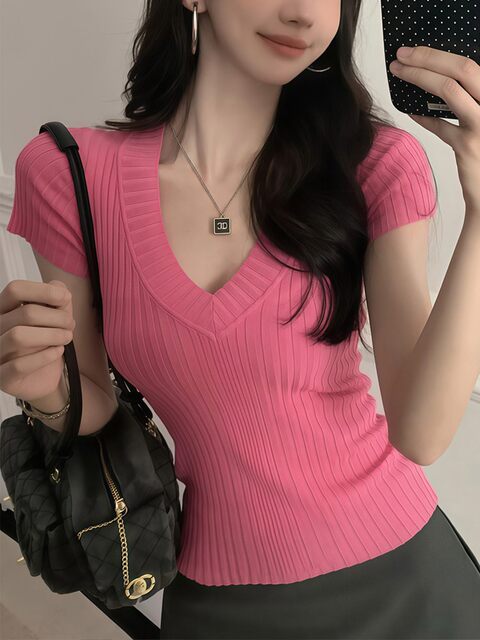 Korean Style Fashionable Slim-Fit Knit Top for Women, Summer Simple and Sophisticated Deep V-Neck Pure and Alluring Top