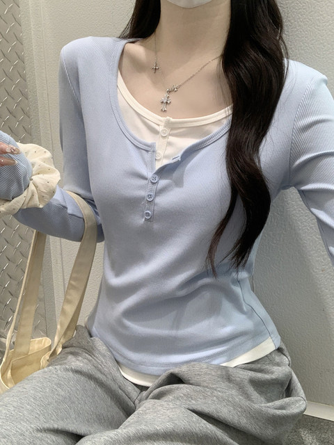 Korean Style U-Neck Buttoned Faux Two-Piece Long-Sleeve T-Shirt for Women, 2025 Autumn Design, Slim Fit, Chic and Unique Top