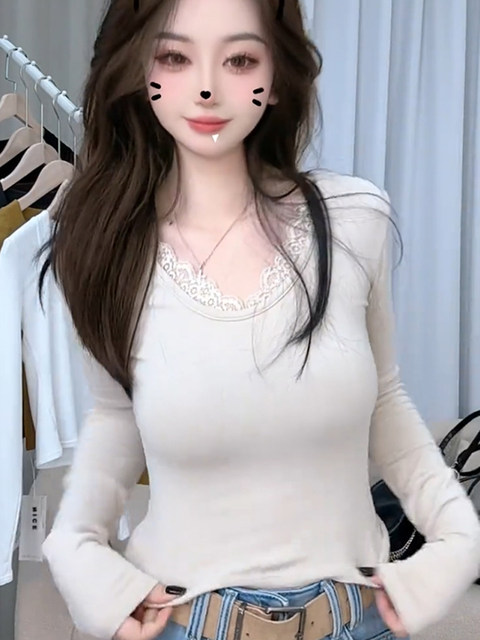 Stylish Lace Patchwork Inner Layer T-Shirt for Women, Autumn Pure Desire V-Neck Padded Shoulder Brushed Warm and Beautiful Top