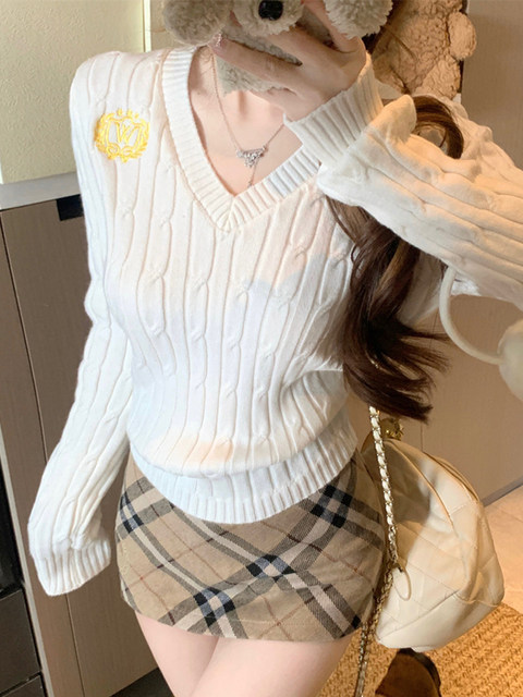Korean-Style College-Style Cable Knit Sweater for Women, New Autumn and Winter V-Neck High-End Unique Design Top