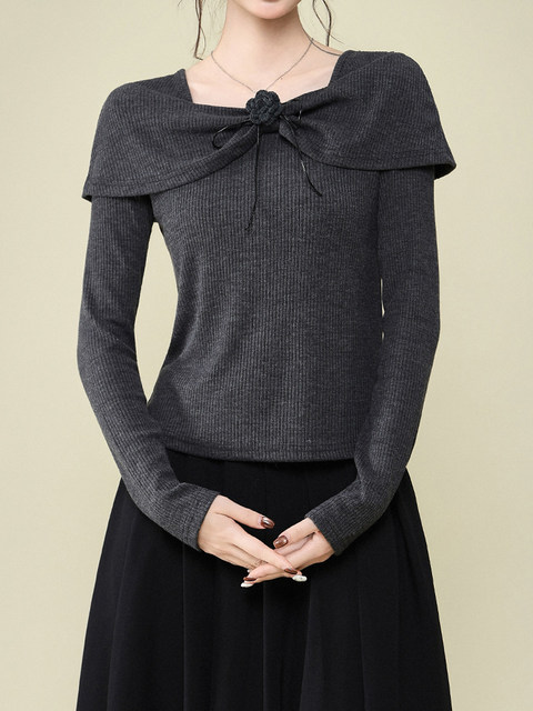 Dark Gray Stylish Floral T-Shirt for Women, Winter Ins Niche High-End Versatile Short Knit Base Shirt