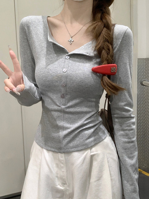 Chic Button-Up Korean Style Unique T-Shirt for Women, Early Autumn New Niche Design, Stylish and Versatile Half-Open Collar Slim-Fit Top