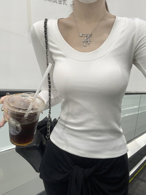 Korean Minimalist Style White Long-Sleeved Base Shirt for Women, Spring Simple Versatile Slim-Fit Knit T-Shirt with U-Neck Top