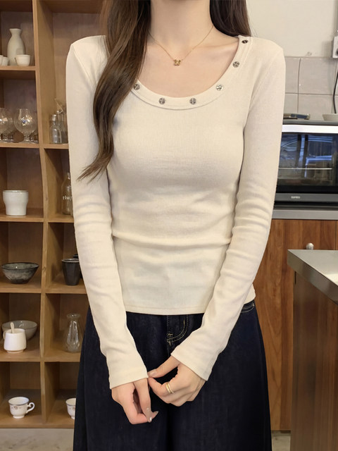 French-Style Studded Design Long-Sleeve Slim-Fit Base Shirt T-Shirt for Women, Spring White, Unique and Beautiful, Age-Reducing Top