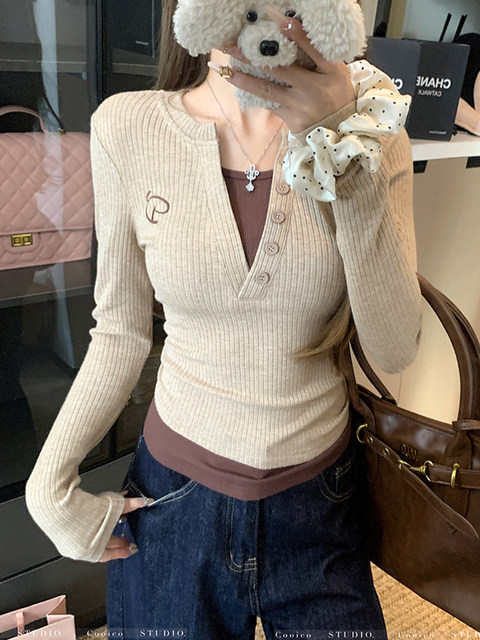 American Retro Button Design Long-Sleeve T-Shirt for Women, 2025 Autumn Color-Blocked Faux Two-Piece Tight-Fitting Versatile Short Top