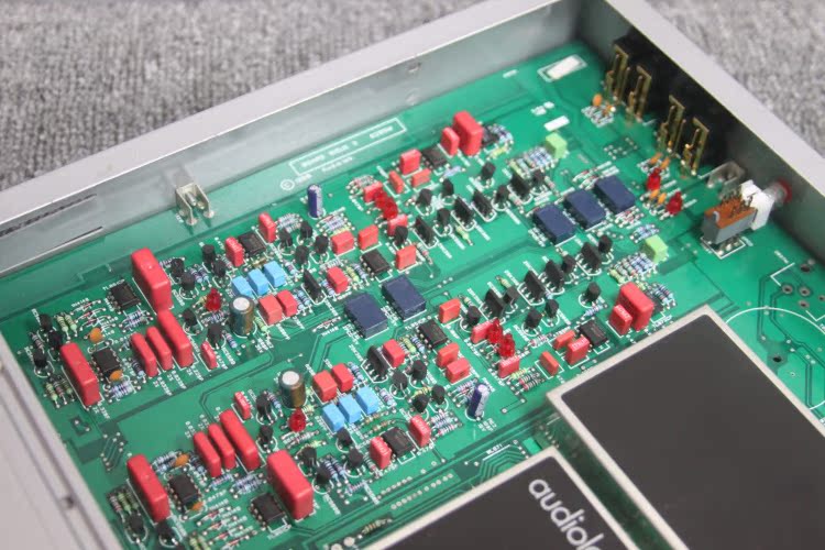 Audiolab Anh tự hào ca sĩ vinyl 8000PPA với máy ghi âm đầu vào nhóm MM MC 2 - Máy hát 	đầu đĩa than micro seiki	