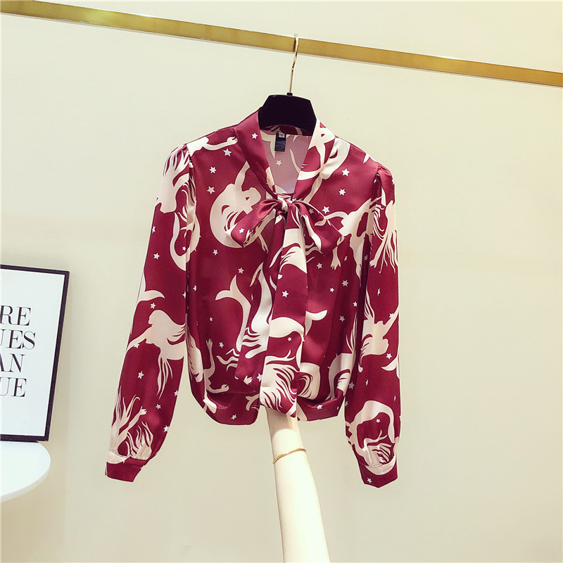 South Korea 2020 Spring Dress New Retro Printed Snowspinning Shirt Woman Design Sensation Small crowned Long sleeves Fashion foreign blouse