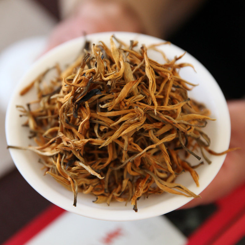 Rongruxiang Yunnan Yunnan black tea thick and fragrant type Fengqing golden bud black tea honey golden buds large golden buds 100 gr bagged