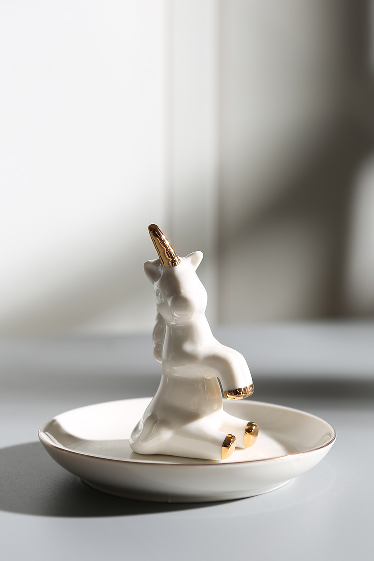 Nordic style ceramic Unicorn storage plate Ring bracelet jewelry plate Home hotel desktop ornaments