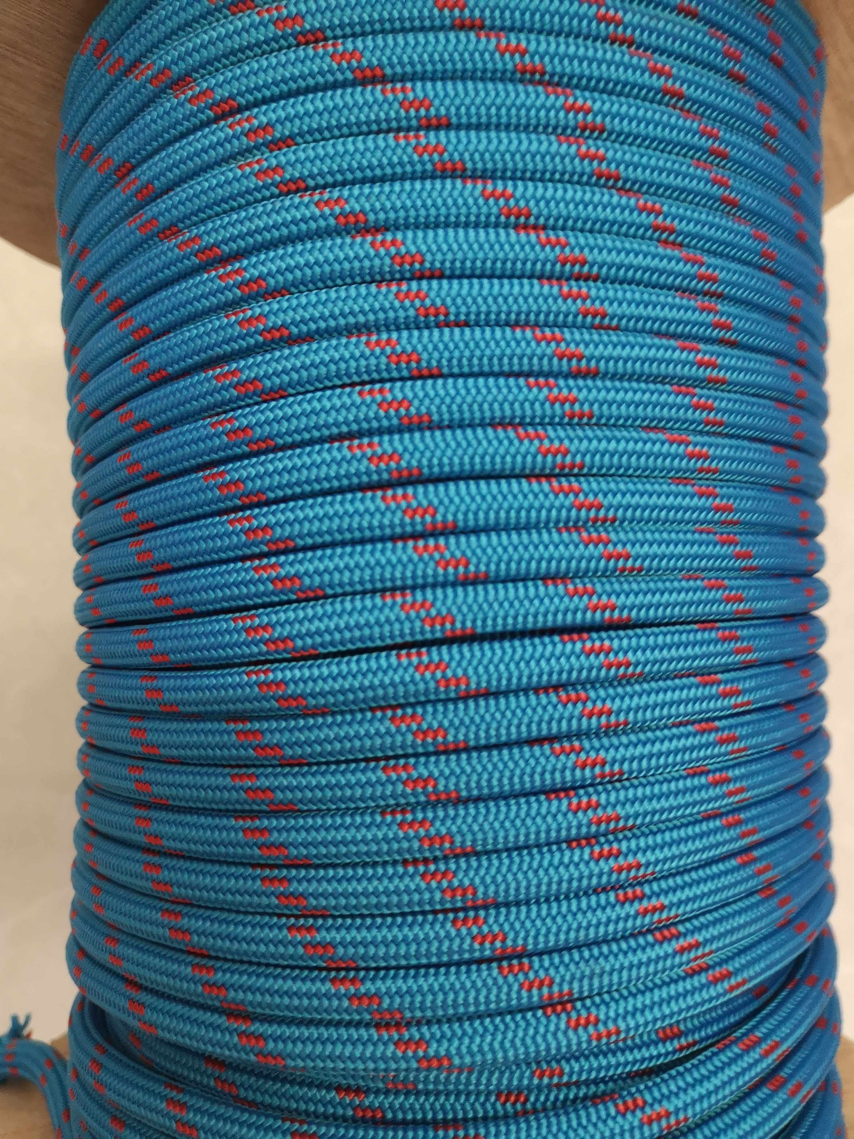 The sailboat is dazzling with a strong force of dazzling 6 mm 6mm