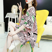 Hong Kong 2022 Xias new short sleeve t-shirt female Han version loot for a long section of the net red graffiti blouse