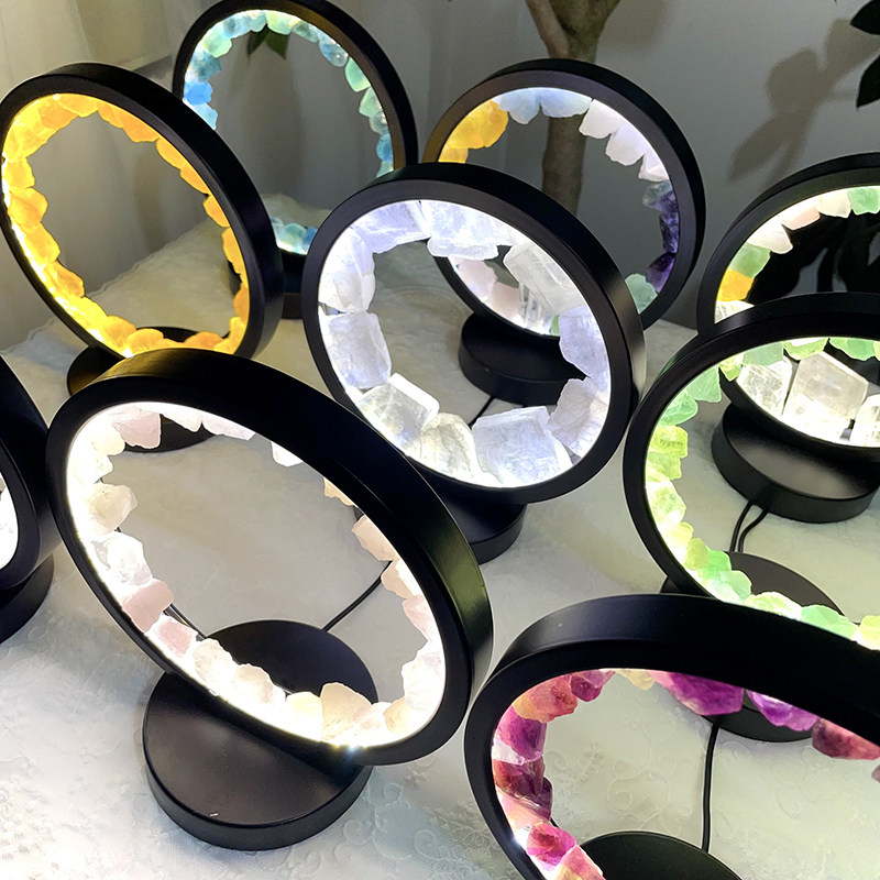 白水晶晶簇与橘色粉水晶夜灯：选哪款更好看又实用？2026潮流趋势解析