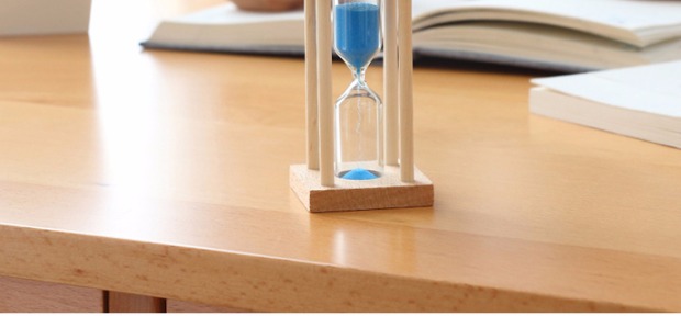 Trẻ em sáng tạo chải nhỏ đồng hồ cát trang trí đếm ngược thời gian 1/3/5 phút thời gian mini quà tặng gỗ thủy tinh trang trí phòng khách nhà cấp 4