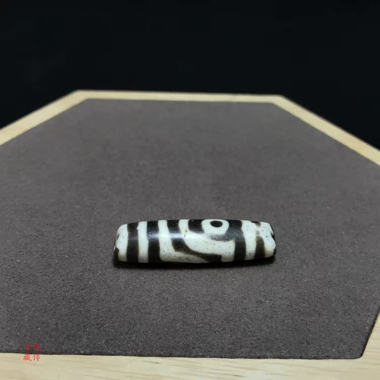 Ancient Pearl Qing Dynasty Dispenser Tianzhu Ruyi with two eyes black and white well-defined wear keyhole can be made hand-made necklace