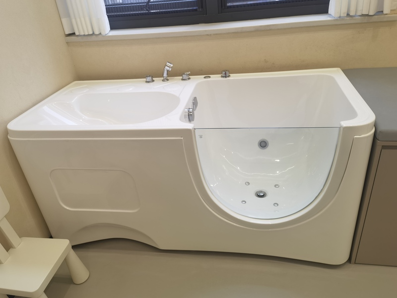 Baby Swimming Pool One-Piece Bath Tub + Swimming Pool for Baby Swimming, Specially Designed for Postpartum Care Centers, Space-Saving