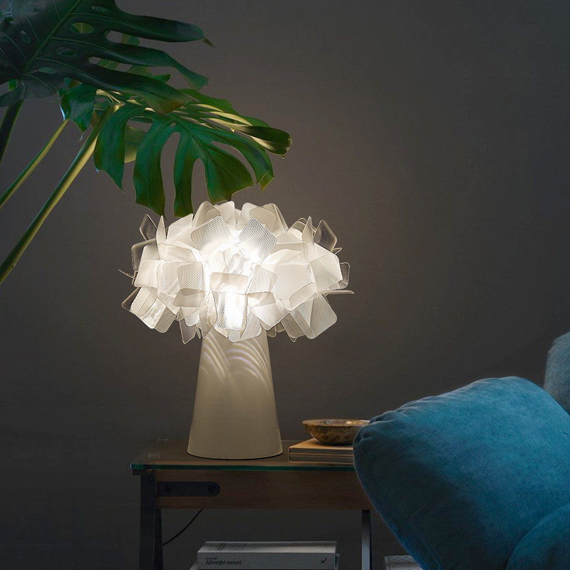 Nordic INS girls warm romantic flower decoration wedding wireless charging outdoor bar KTV