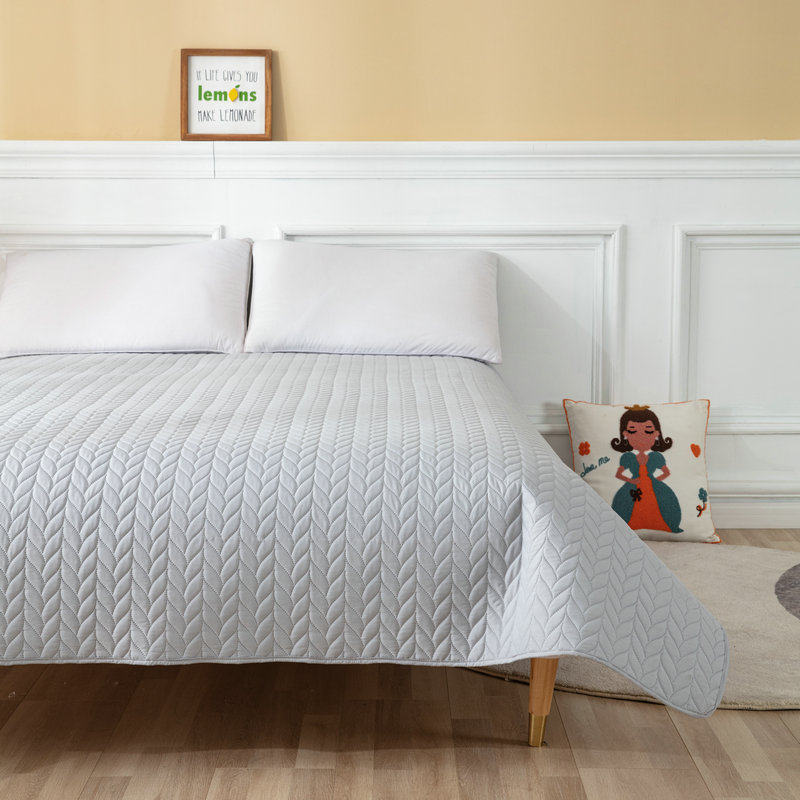 Pets Anti-Pee Mattresses Grinding waterproof Urine Impermeable to Protect Bed Hood Kitty Dogs Non-slip Washable Sofa Cover