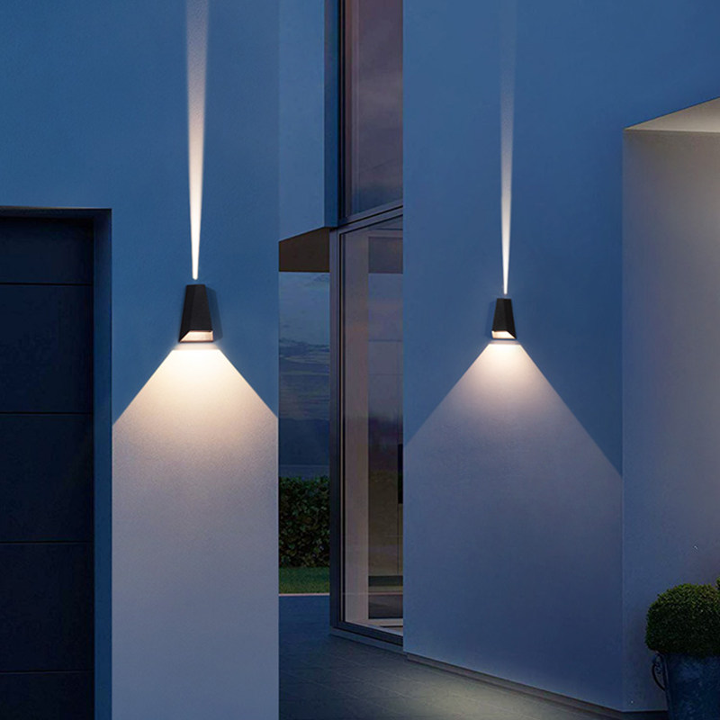 Outdoor wall lamp waterproof courtyard door front wall pillar lamp simple creative outdoor garden staircase exterior wall washer lamp