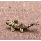 Твердые латунные кои, антикварные медные поделки, чайные домашние животные, имитация латунного карпа, год за годом украшения