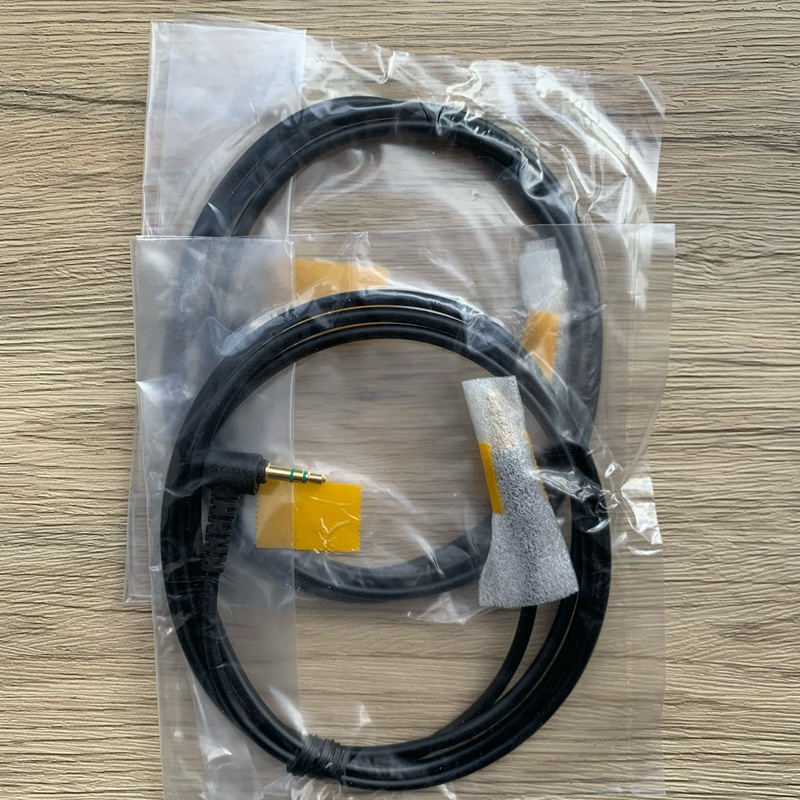Sony Mdr-Z1000 Brand New Original Short-Line Oxygen-Free Copper 6N Material with Good Sound Quality Sony Mdr-Z1000 Brand New Original Short-Line Oxygen-Free Copper 6N Material with Good Sound Quality