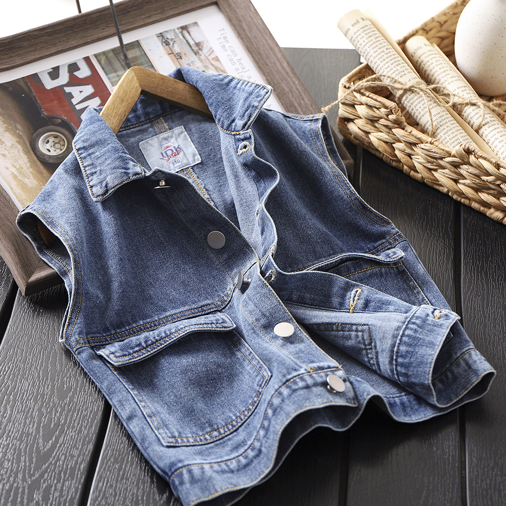 Boys denim vest 2022 spring and autumn new children's fashion casual jacket sleeveless girl wearing a foreign horse clip