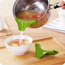 Anti-spill kitchen utensils pot edge deflector liquid guide nozzle pour soup kitchen gadget silicone funnel