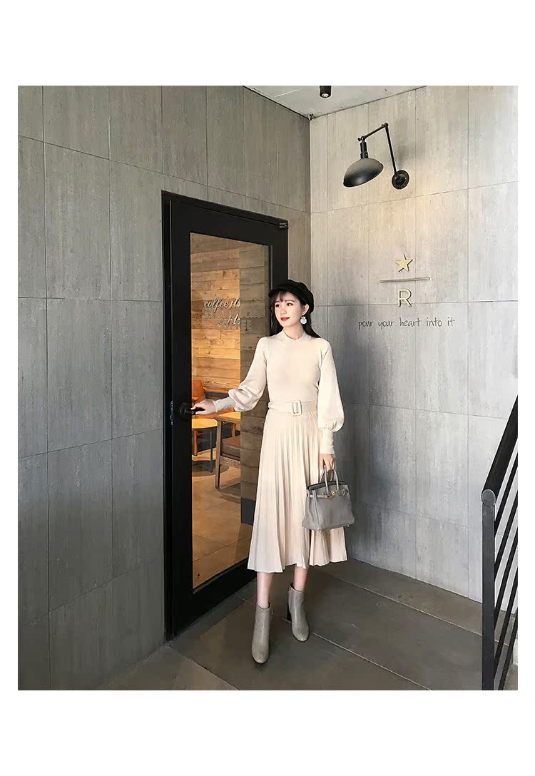 Mùa xuân và mùa đông mặc áo lười gió đan đơn giản phù hợp với nữ thần áo sơ mi khí chất xếp li váy hai dây đồ bộ mùa đông nữ