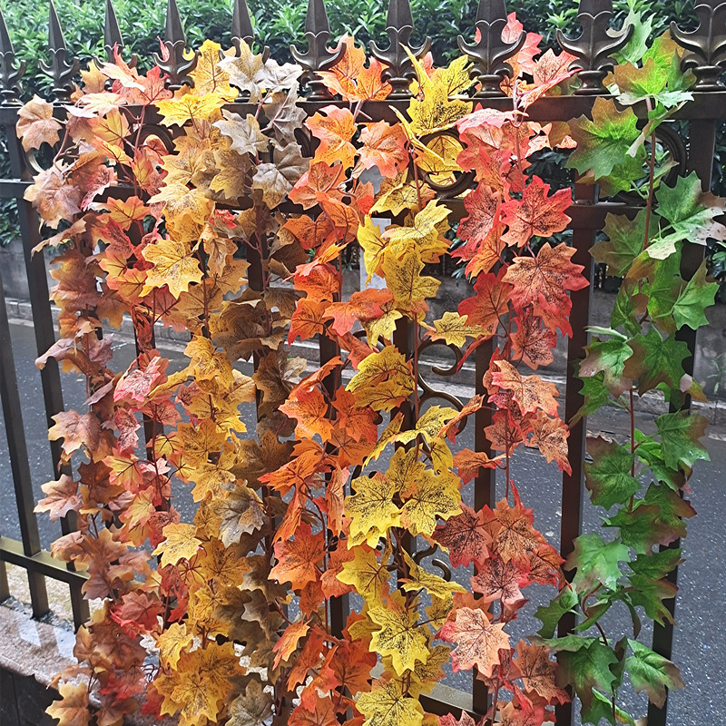 Upscale emulation red maple leaf vines Wall hanging autumn fake leaves Halloween Christmas Shop Window Suspended Ceiling Wall Decoration Flowers